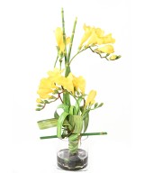 Kunstlik kollane freesia kimp